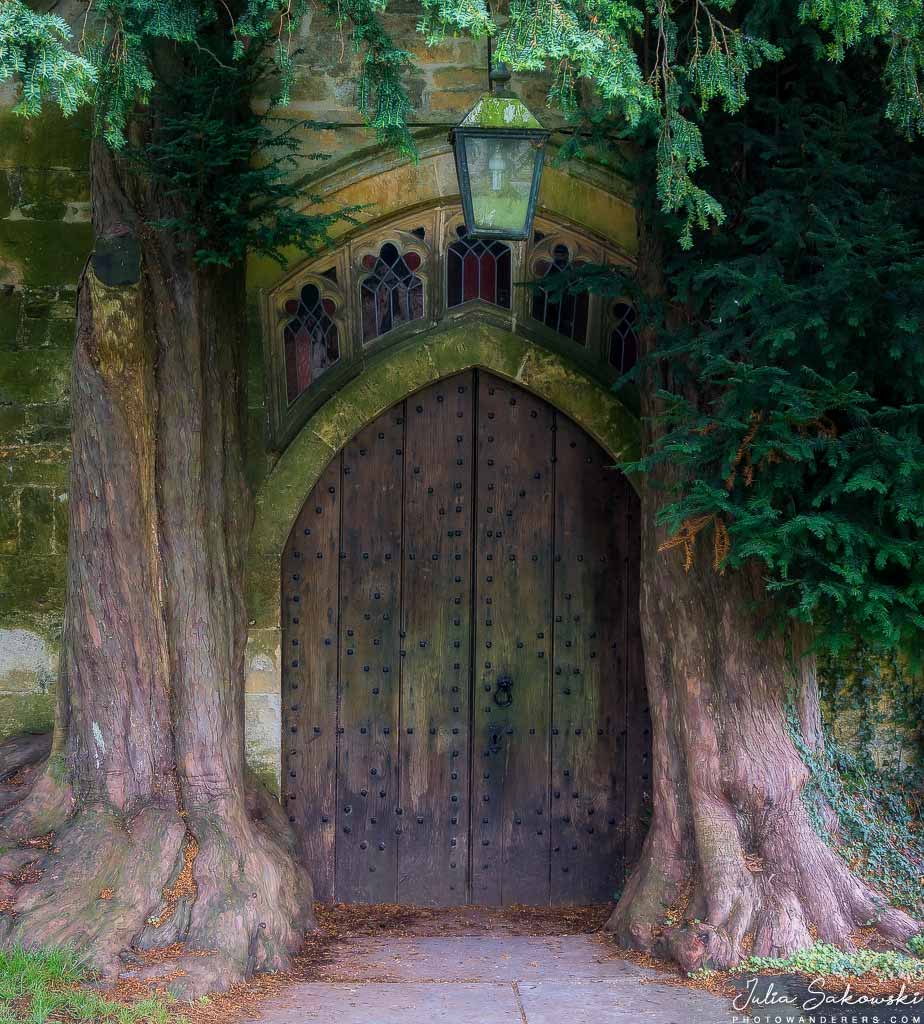 West Gate of Moria, Stow-on-the-Wold |  Portão Oeste de Moria, Stow-on-the-Wold