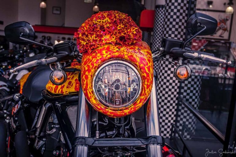 Harley Davidson в исполнении Джека Армстронга