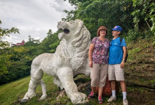 Возле статуи льва на Ган Хилл, Барбадос | Near Lion at Gun Hill