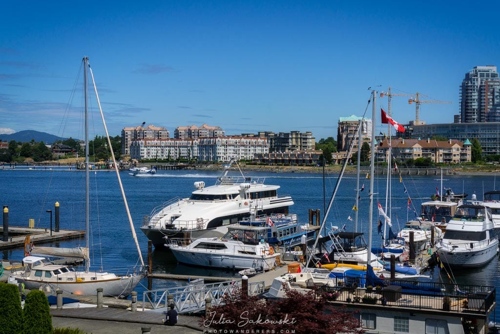  Причал гостиницы "Coast Victoria Hotel & Marina"