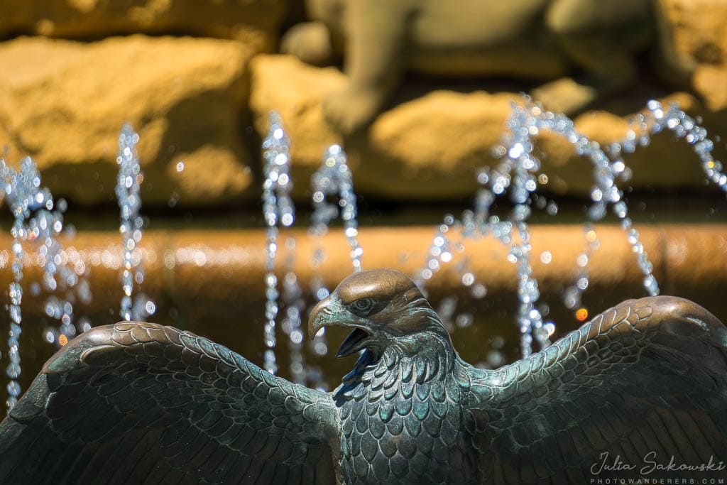 Орел - символ острова Ванкувер, фонтан Centennial | Centennial Fountain