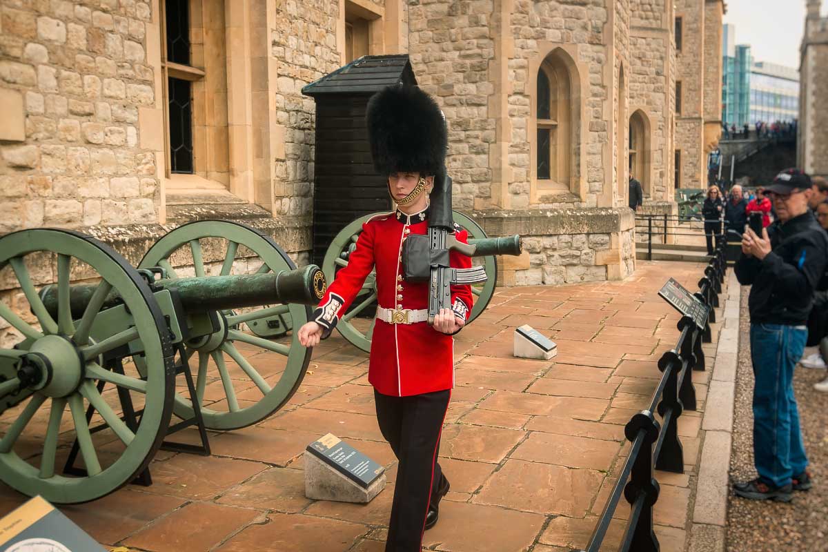 Охрана Kоролевских сокровищ, Лондон | Guard at Royal Crown Jewels, London