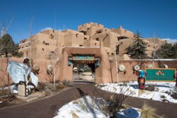 Отель 'Лоретто' в стиле Пуэбло