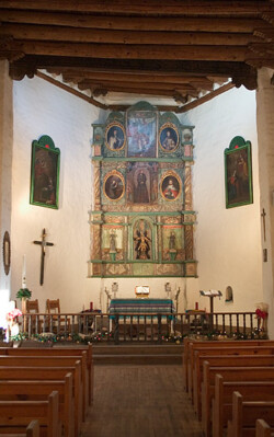 Деревянный алтарь, San Miguel Chapel Деревянный алтарь, San Miguel Chapel