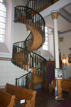 Лестница Св. Иосифа Лестница Св. Иосифа