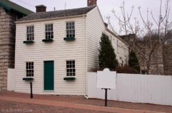 Дом Тома Сойера со знаменитым забором