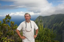 Вид на долину Kalalau, побережье NaPali, вид с Pu'u o Kila, парк Waimea Canyon, Kauai Вид на долину Kalalau, побережье NaPali, вид с Pu'u o Kila, парк Waimea Canyon, Kauai