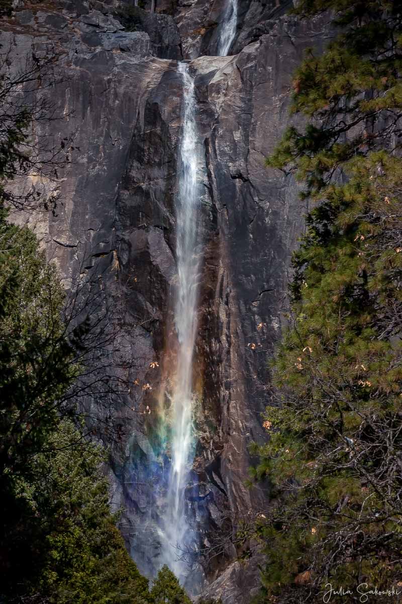 Радуга на Нижнем Йосeмити водопаде (Lower Yosemite Waterfall)