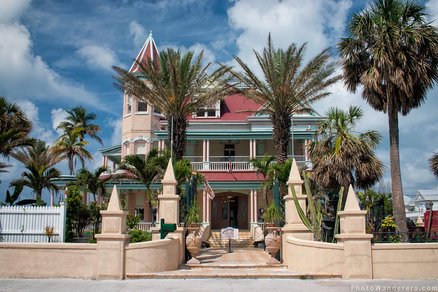 Самый южный отель - the Southernmost Point Guest House